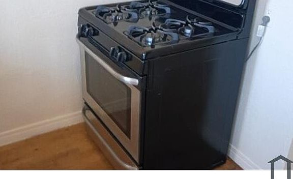 3rd image of 9417 S Normandie Ave