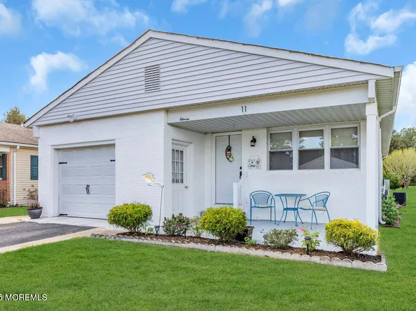 11 Dawn Way, Toms River, NJ 08757