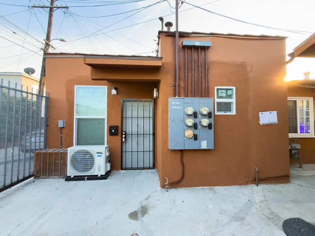 Studio, $1,145 — Photo 4