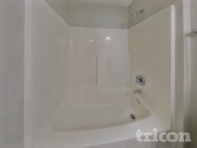 2536 Bayview Dr — Photo 14