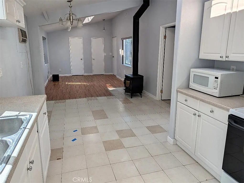 1 bed, 750 sqft, $1,100 — Photo 2