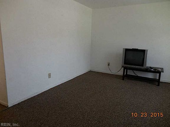 2nd image of 1353 White Birch Ln