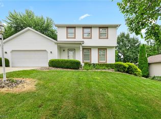 6589 N Timberidge Dr, Youngstown, OH 44515