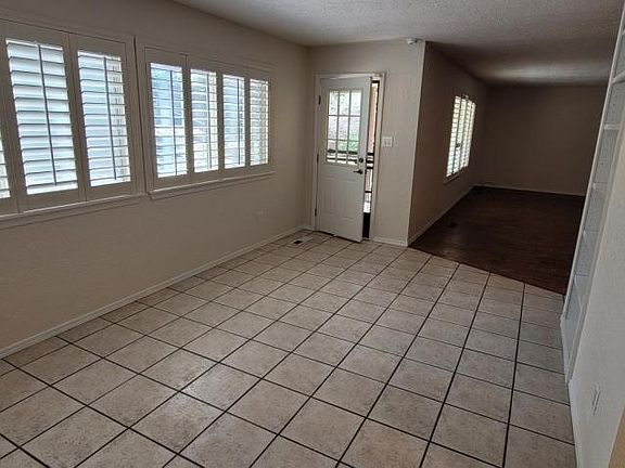 4th image of 4108 Cibola Village Dr NE