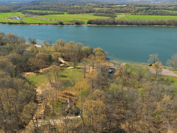 1118 Carrollville Landing Rd, Clifton, TN 38425