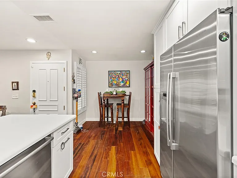 3860 Amberly Dr — Photo 10