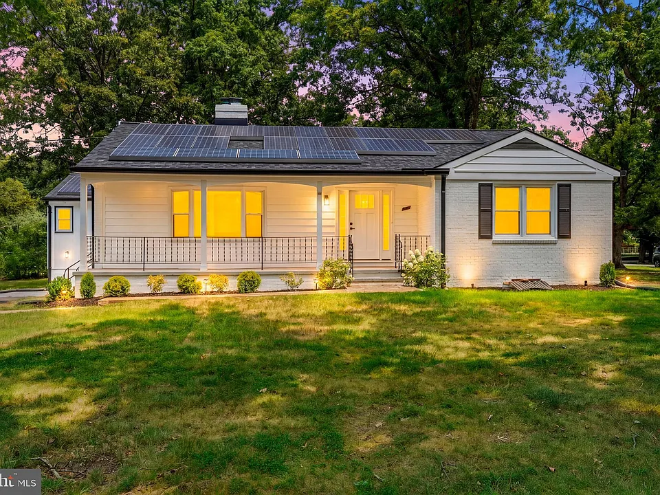 2608 Holly Dr
