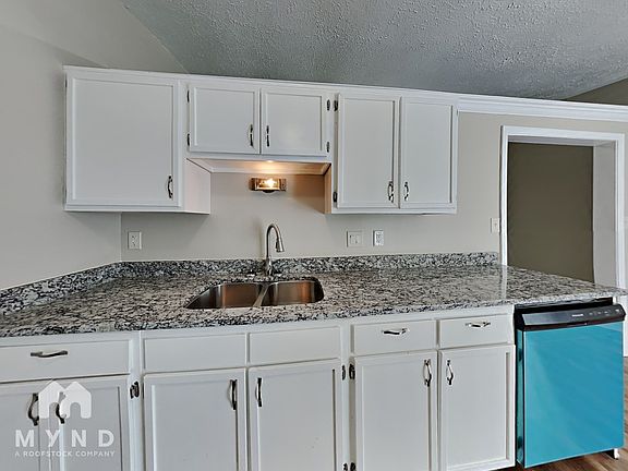 3rd image of 5223 Padre Ln