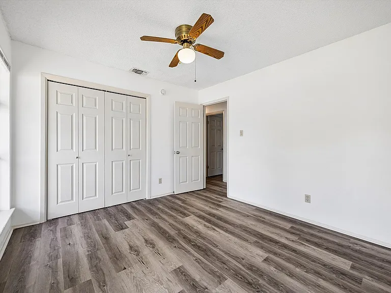 10010 Faylin Dr — Photo 21