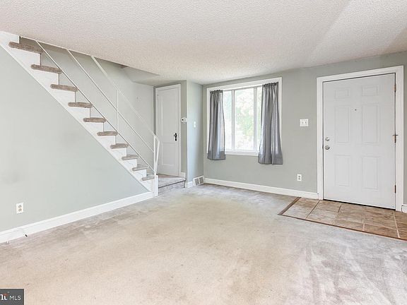 5th image of 330 Pine St