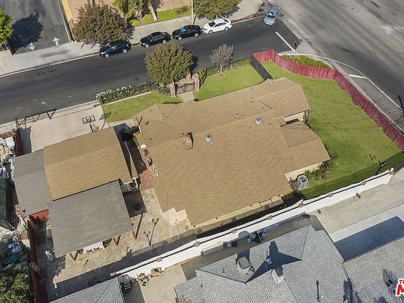 2nd image of 22658 Victory Blvd