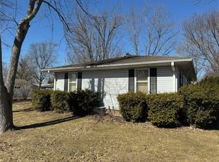 1207 S Robb St, Robinson, IL 62454