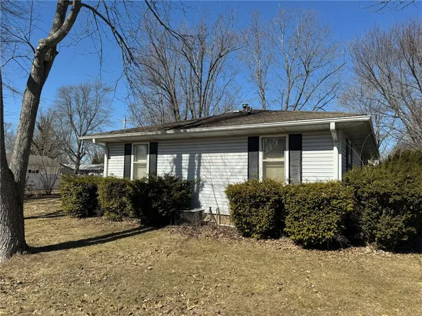 1207 S Robb St, Robinson, IL 62454