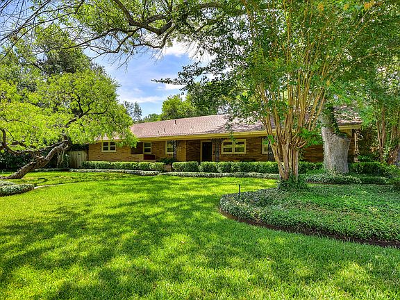 2nd image of 402 Cave Ln