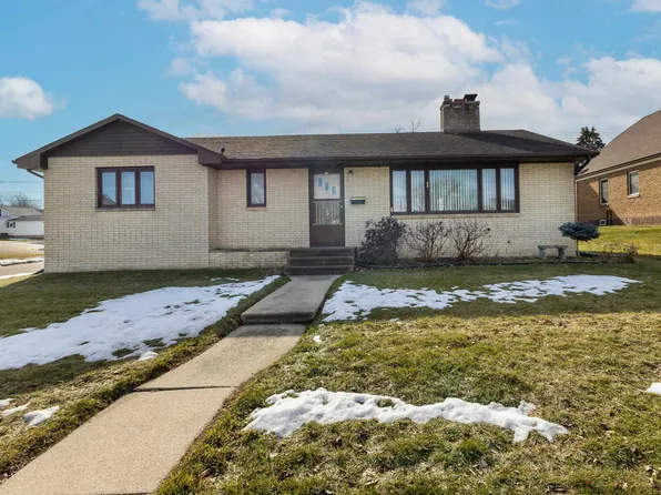 525 2nd Ave SE, Dyersville, IA 52040