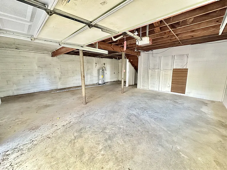 1930 Granville Ave — Photo 11