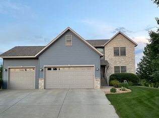 3072 Nottingham Rd S, Saint Cloud, MN 56301