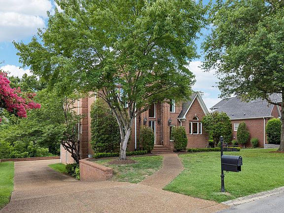3rd image of 1413 Shannon Pl