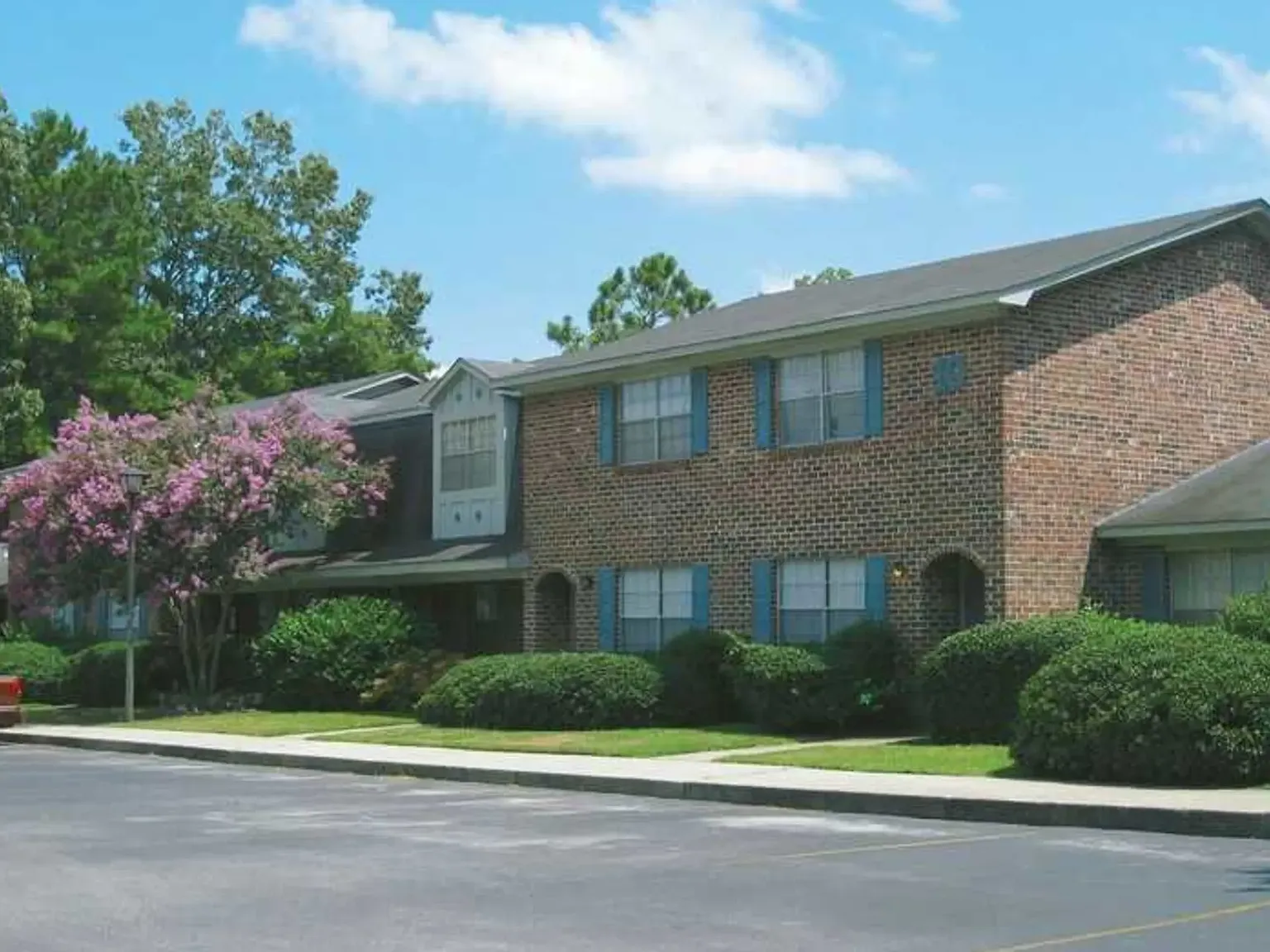 Amberwood Townhomes — Photo 1
