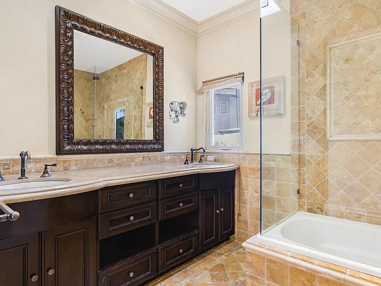5136 Woodley Ave — Photo 14