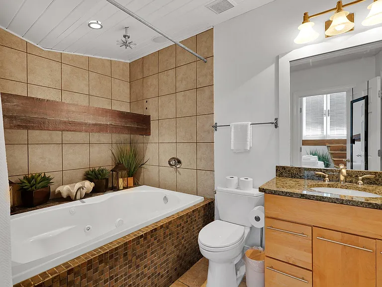 301 W Broughton St #4A — Photo 29