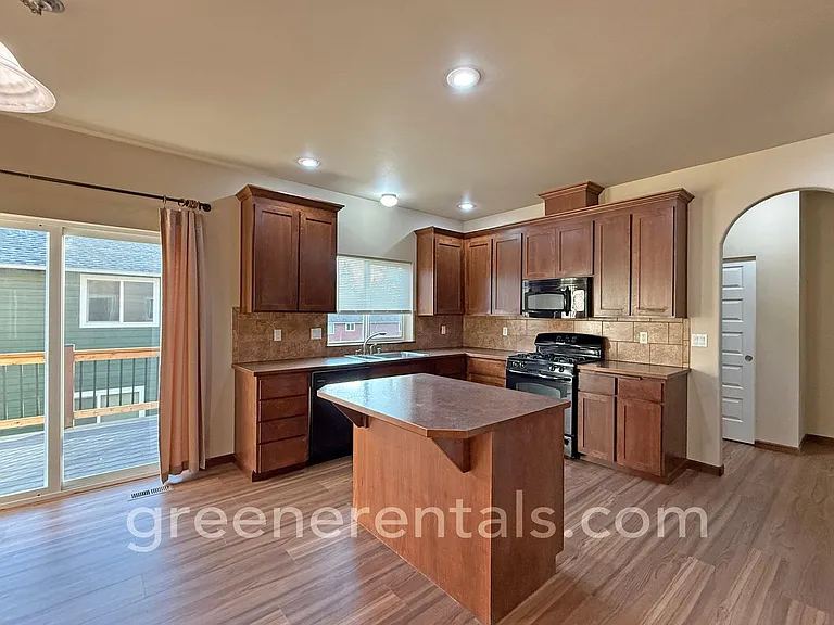 611 H St SW — Photo 12