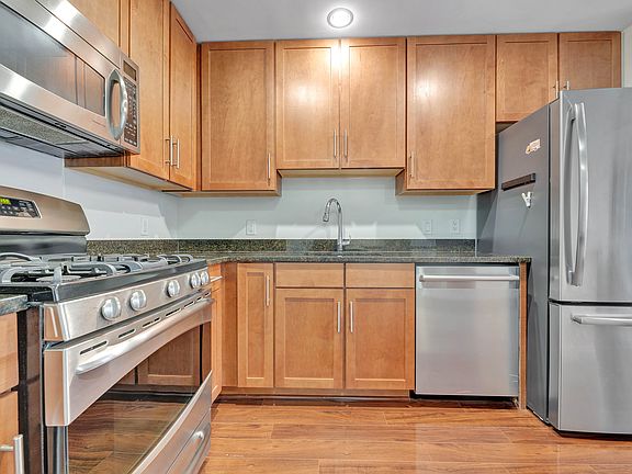 5th image of 525 N Fayette St Unit 504