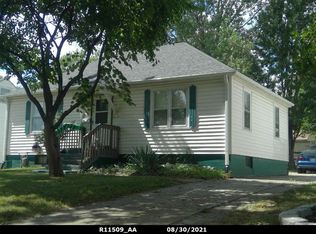 1129 SW Cambridge Ave, Topeka, KS 66604