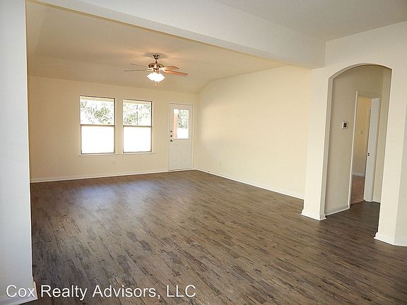 4th image of 2841 Saint Bernard Dr