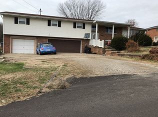 185 Woodlawn Ave, Belpre, OH