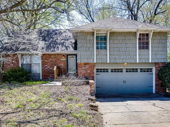 3421 W 10th Pl, Lawrence, KS 66049