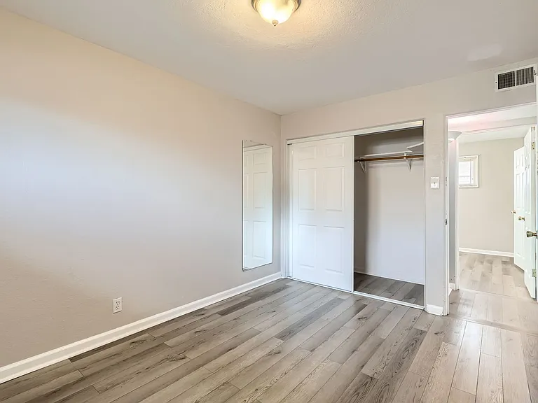 3658 N Gaylord St — Photo 6