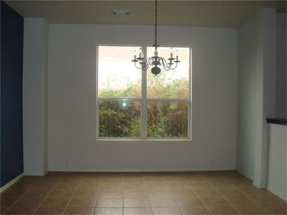 2nd image of 2339 Bedford Oak St