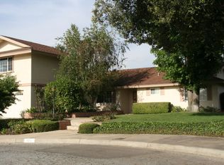 10 Cardinal Ln, Redlands, CA 92374