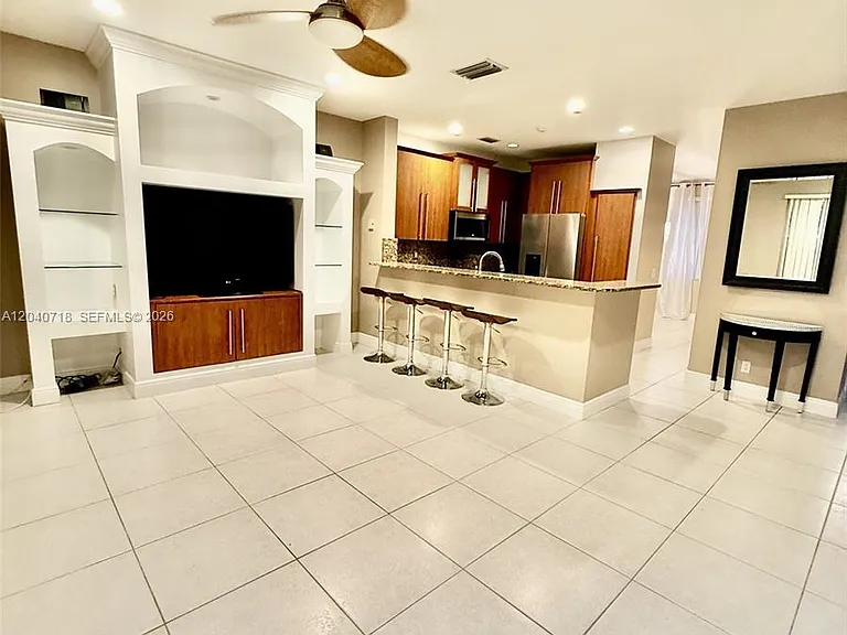660 Sand Creek Cir — Photo 5