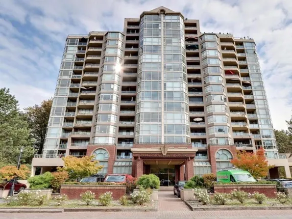 1327 Keith Rd E #810, North Vancouver, BC V7J 2J4
