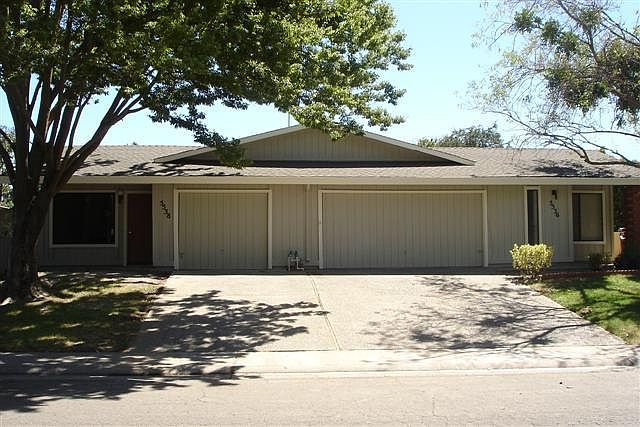 5536 Missie Way, 2 car garage