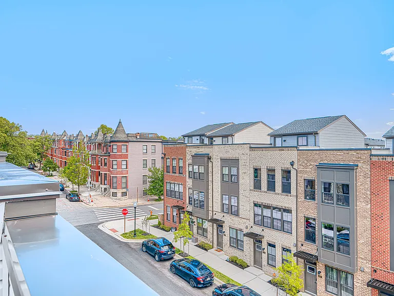 2024 Bolton St — Photo 4