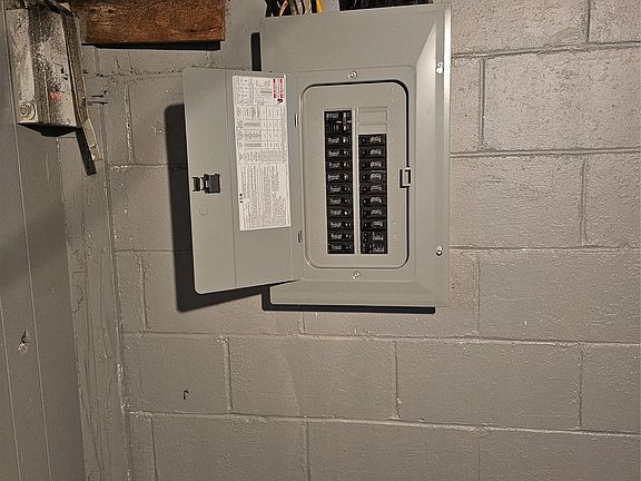 2nd image of 11627 Grayton St