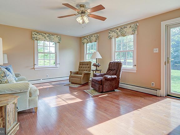 3rd image of 655 Linton Hill Rd