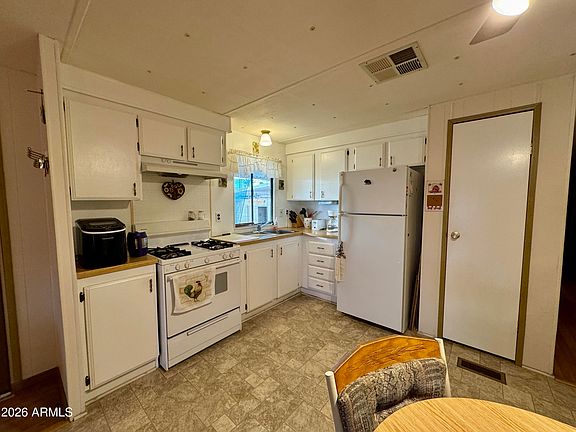 4th image of 10220 E APACHE Trail #204