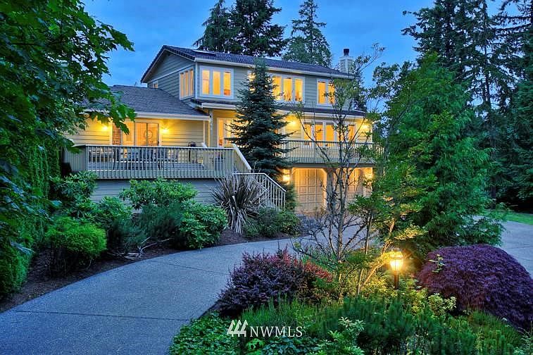1st image of 644 9th Avenue NW