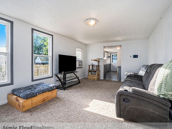 3rd image of 603 W Saint Joseph St