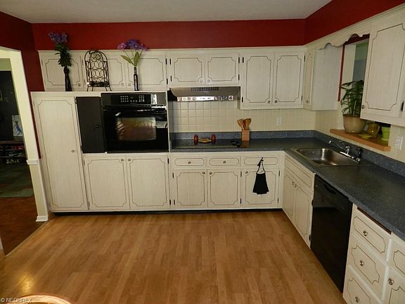 3rd image of 6214 Gareau Dr