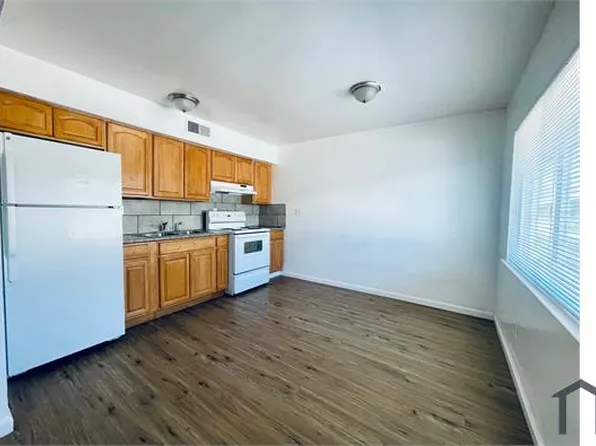 2047 E Saginaw Way, Fresno, CA 93726