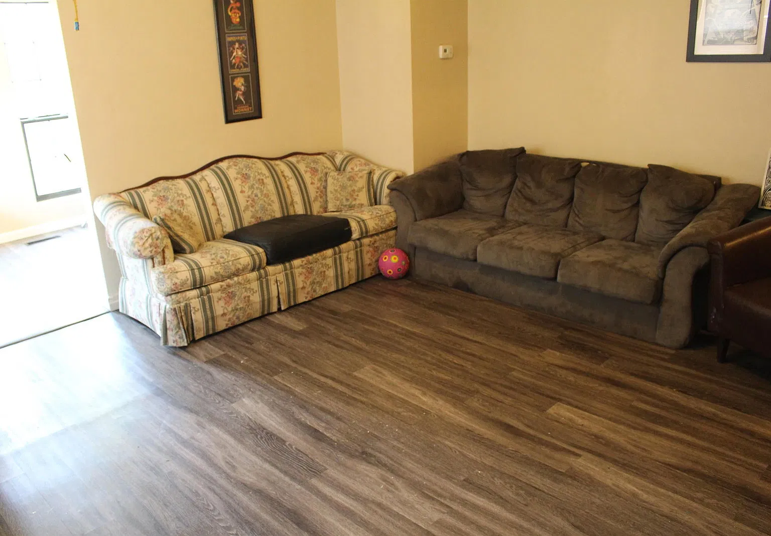 3 bed, 1.0 bath, 1024 sqft, $1,349 — Photo 2