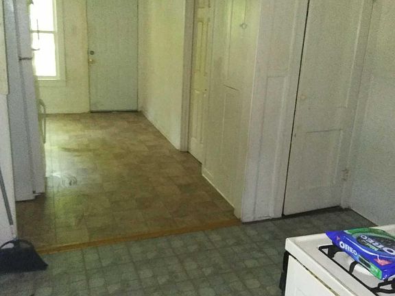 5th image of 1711 North Ctr