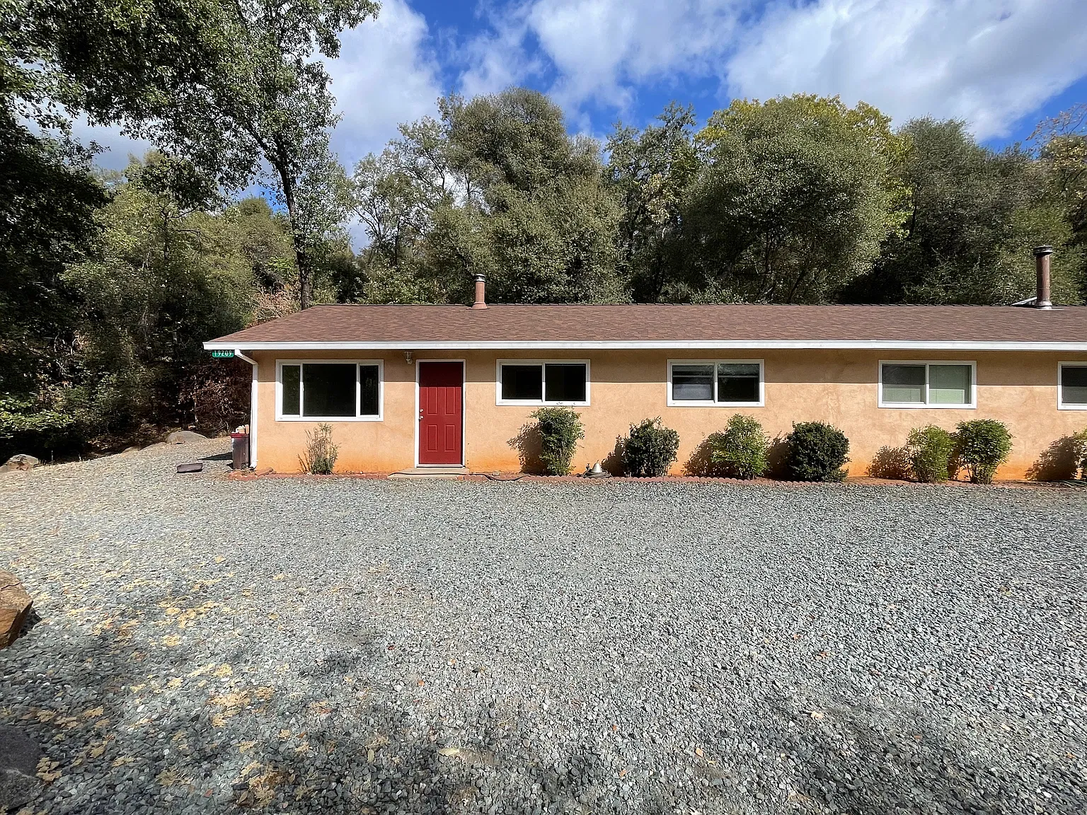 3 bed, 936 sqft, $1,470 — Photo 3