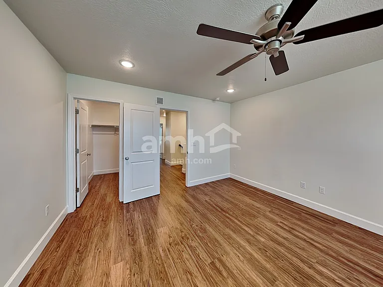 1348 E White St — Photo 10