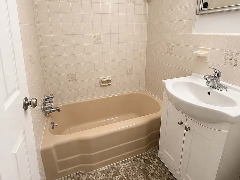 15 Carroll Ave #F85 — Photo 8